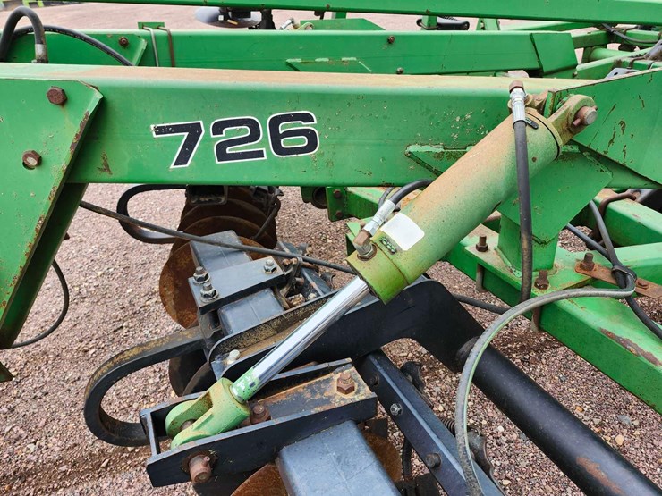 john-deere-726-image-11