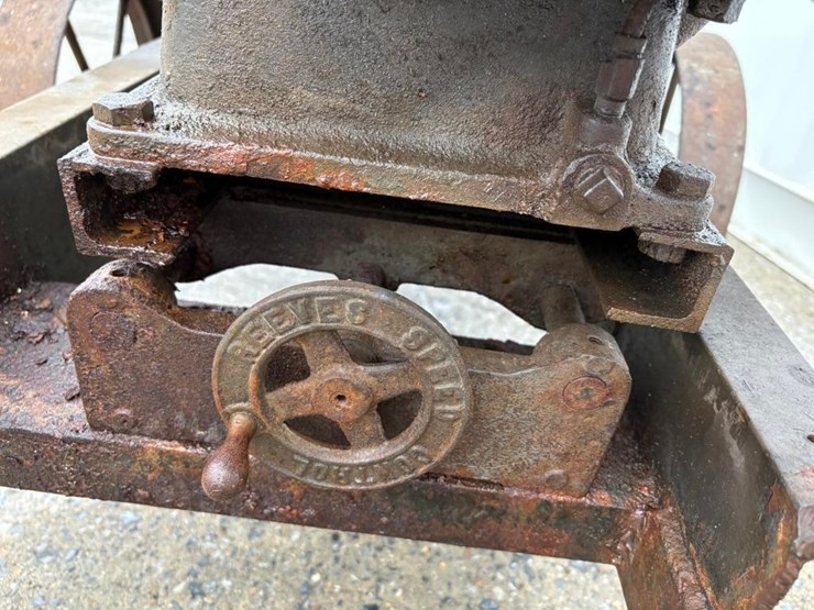 cushman--1-1/2-hp-w/pump-image-10