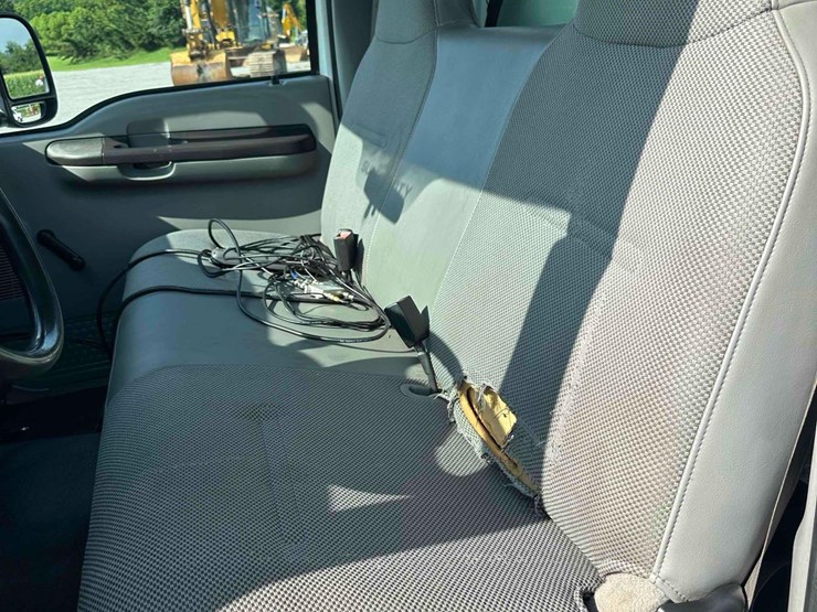 2006-ford-f450-xl-image-30