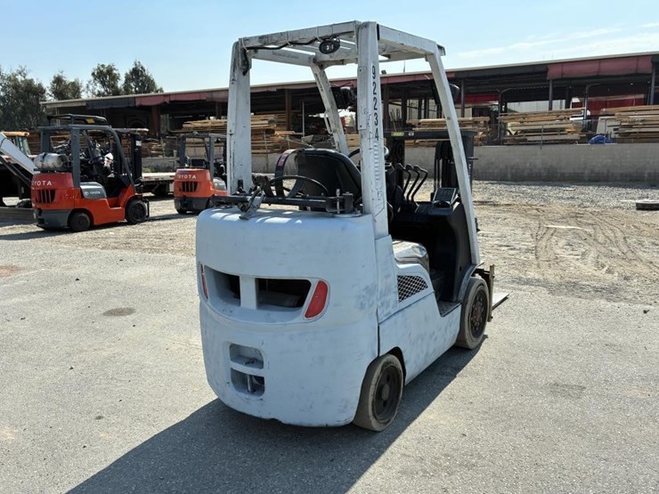 2017-unicarriers-mcp1f2a25lv-forklift-image-3