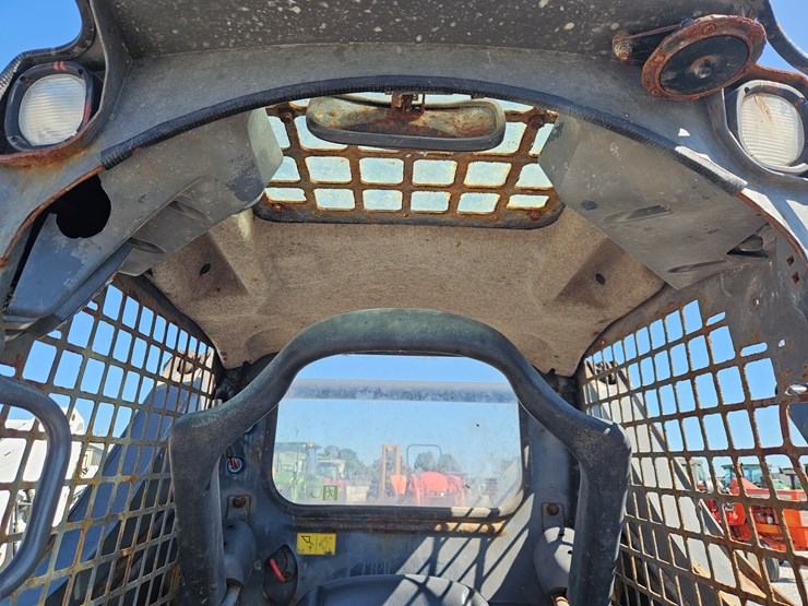 2019-deere-318g-image-7