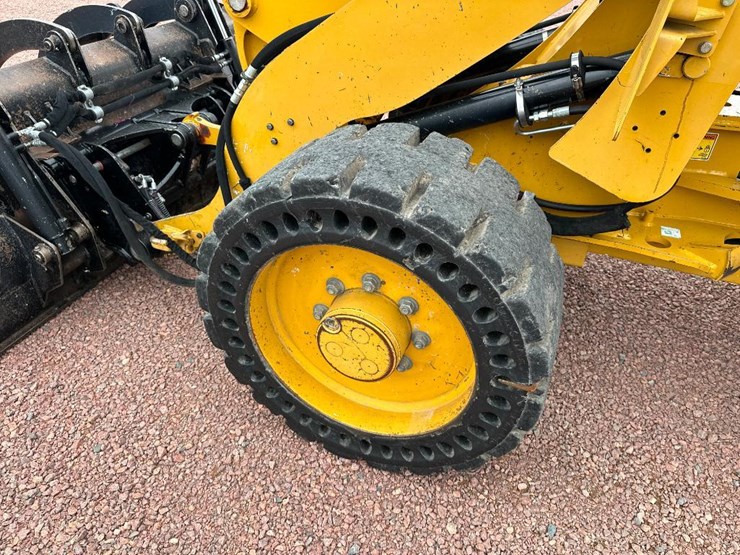 2019-caterpillar-906m-image-8