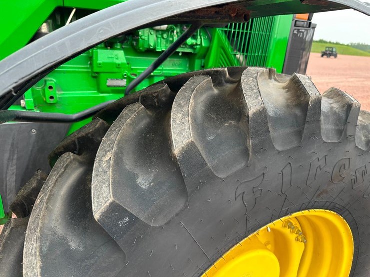 john-deere-8210-image-12