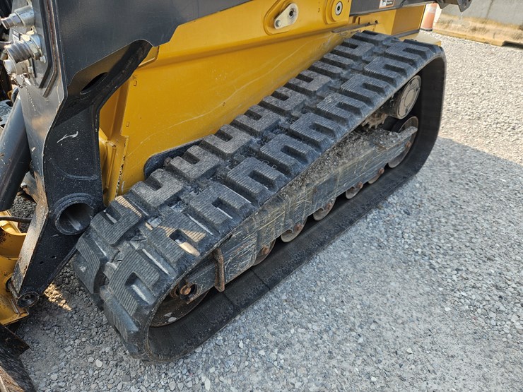 2020-deere-333g-image-22