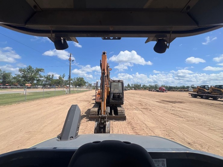 2018-deere-204l-image-34