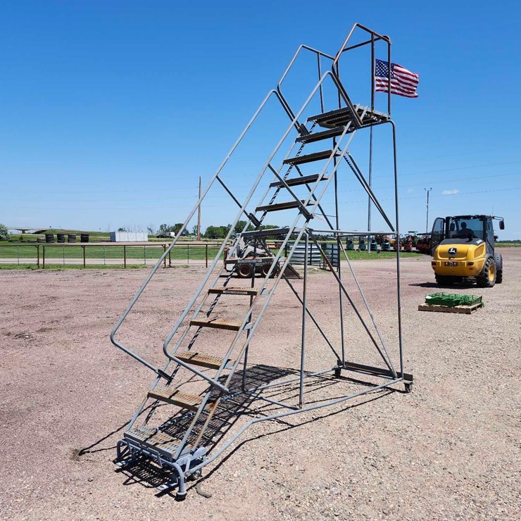 12-Step Rollaway Ladder