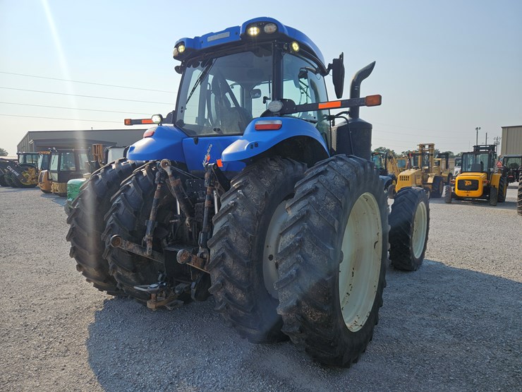 2015-new-holland-t8.410-image-17