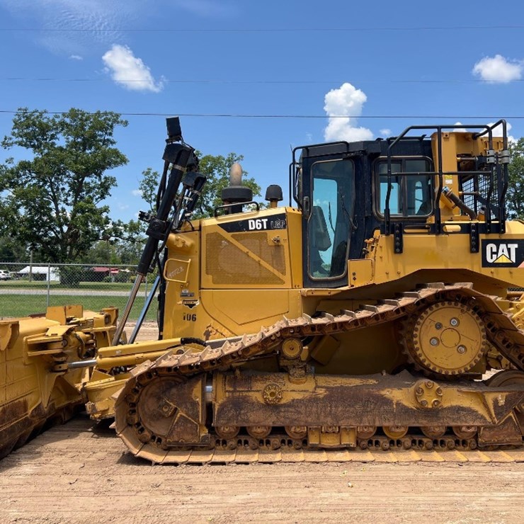 2015 CATERPILLAR D6T LGP