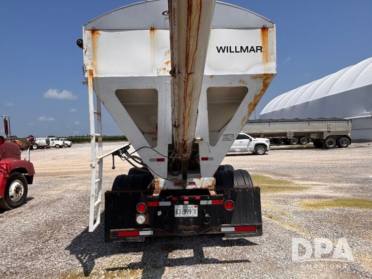 1996-peterbilt-377-image-11