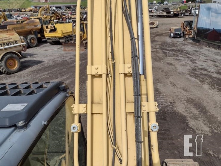 2011-kobelco-sk210-image-49