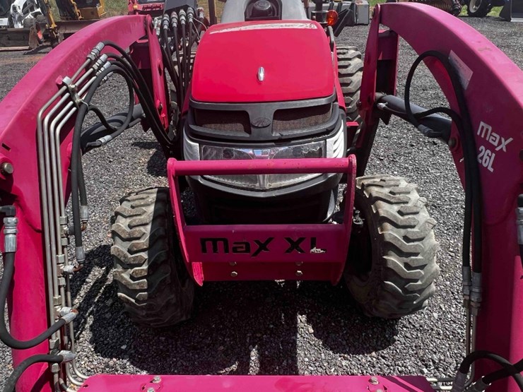 2017-mahindra-max26xl-tractor-image-12