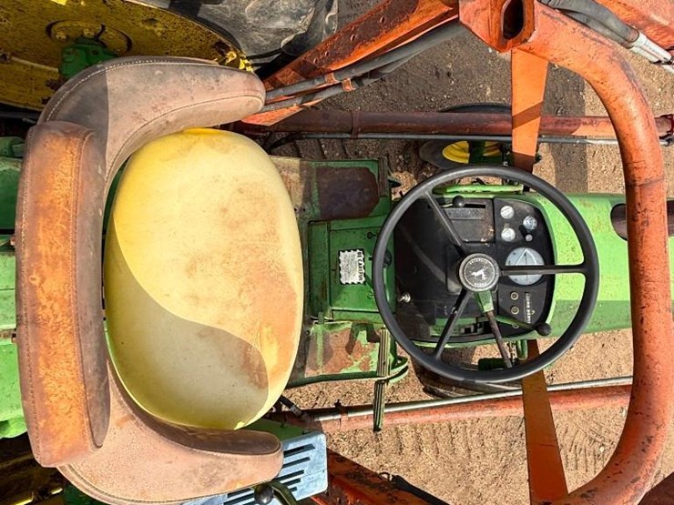 john-deere-3020-image-15