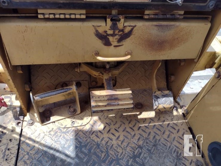 1999-caterpillar-d4c-xl-iii-image-7