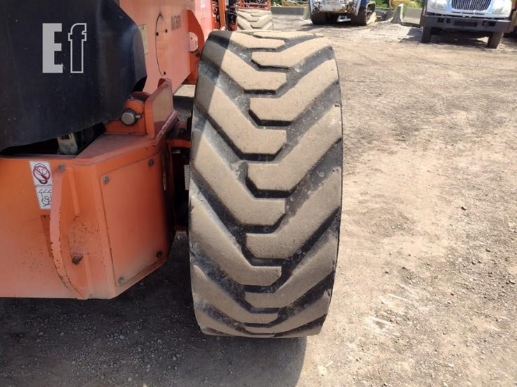 2013-jlg-1200sjp-image-10