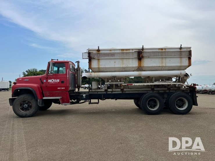 1995-ford-l9000-image-22