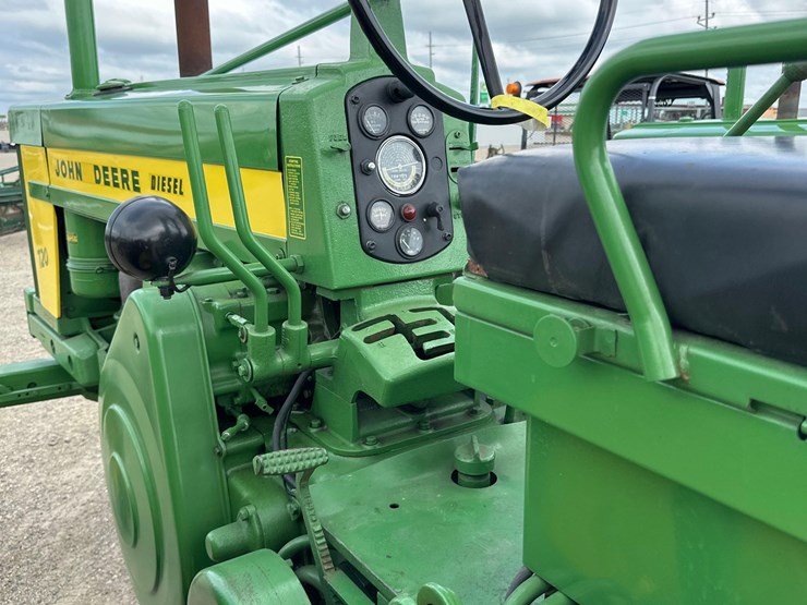 john-deere-720-image-16