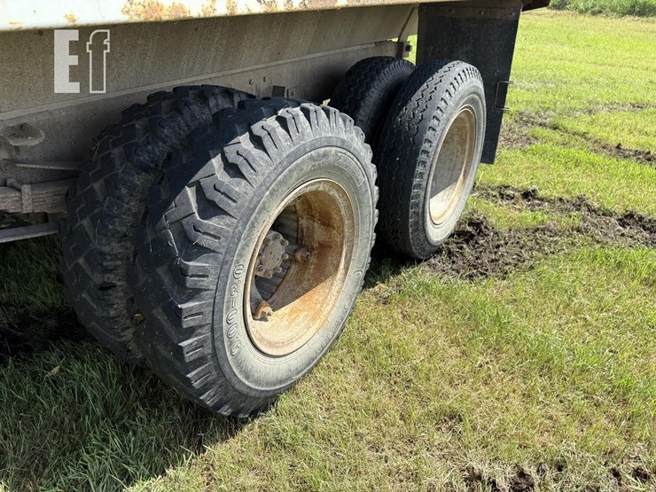 1975-ford-f750-image-5