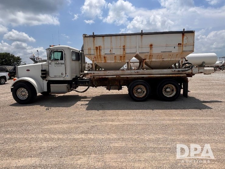 2000-peterbilt-357-image-12
