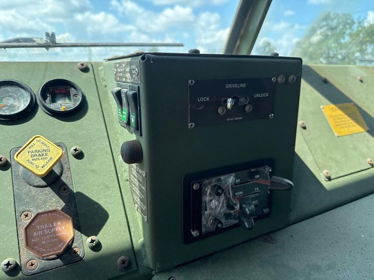 2000-oshkosh-m1070-image-31