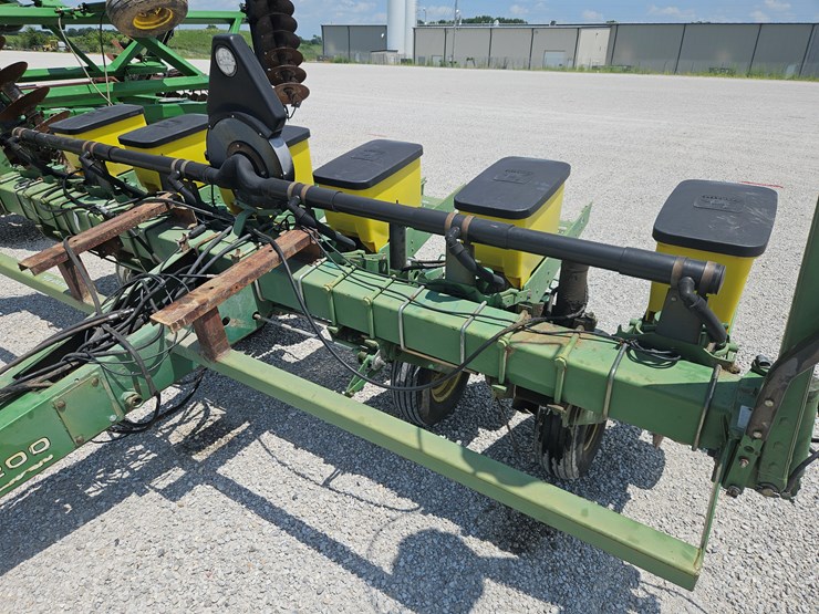 john-deere-7200-image-3