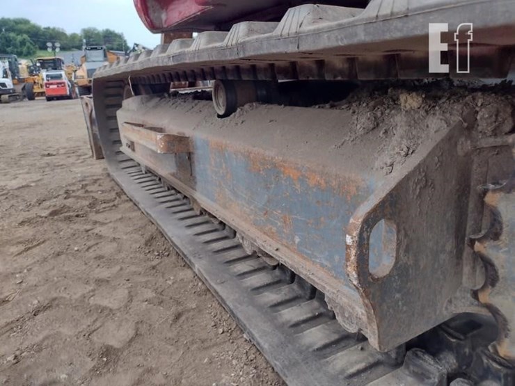 2015-takeuchi-tb280fr-image-29