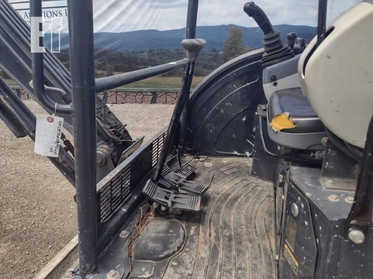2022-deere-26g-image-11