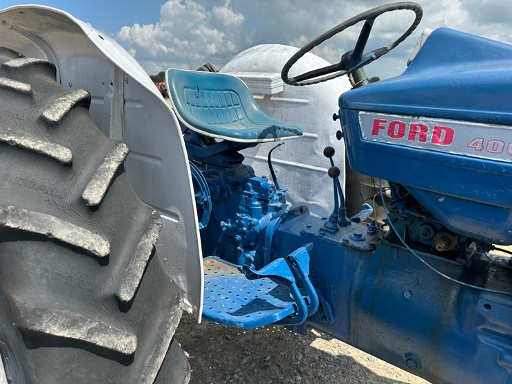 ford-4000-image-29