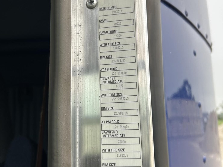 2018-kenworth-t800-image-16