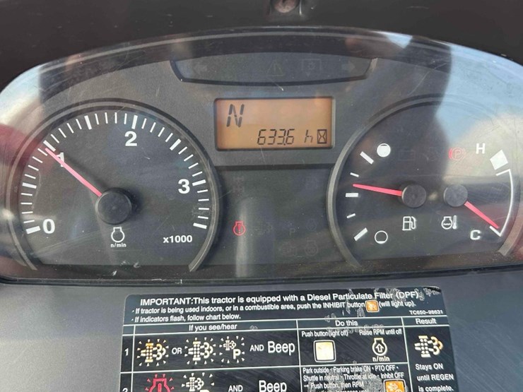 2015-kubota-m5660su-image-25