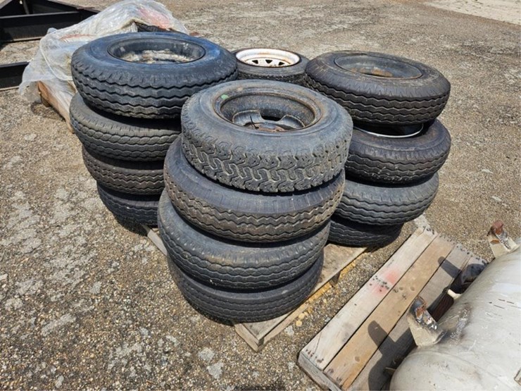 #2576-•-pallet-of-trailer-tires-image-1
