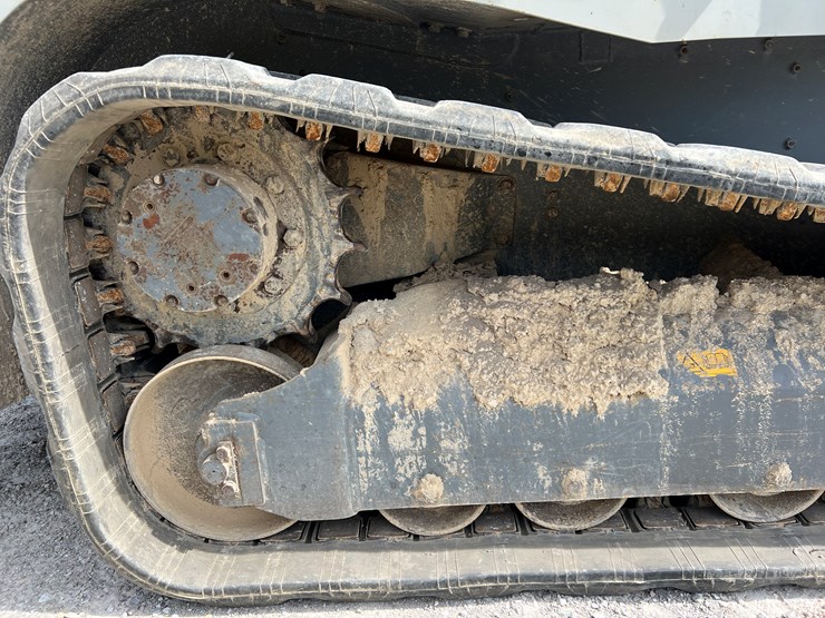2019-takeuchi-tl8-image-16