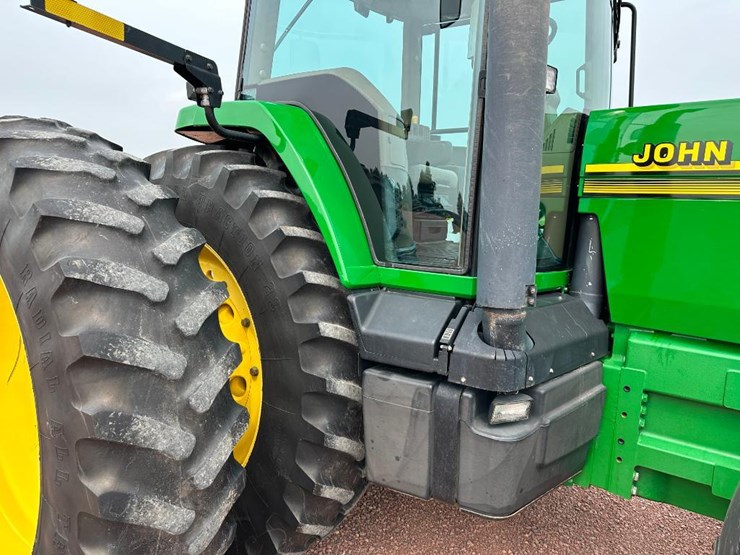 john-deere-8210-image-22