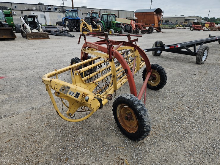 new-holland-258-image-4
