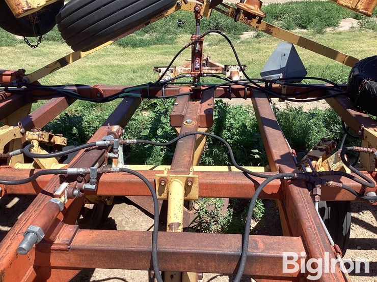 1981-versatile-noble-9600-9x6-sweep-blade-plow-image-13