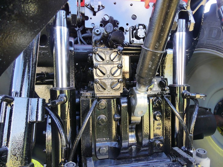 2019-case-ih-magnum-250-image-6