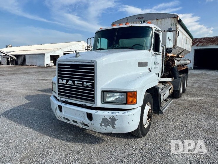 1995-mack-ch613-image-2