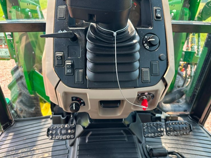2020-john-deere-5075e-image-53