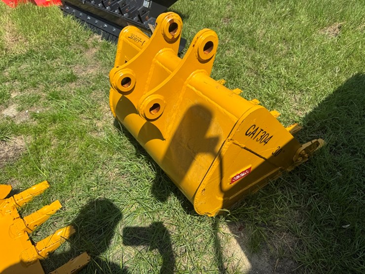 teran-30"-cat304-excavator-bucket-image-3