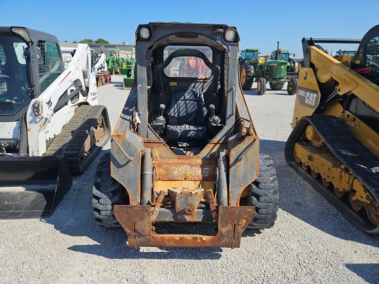 2019-deere-318g-image-2