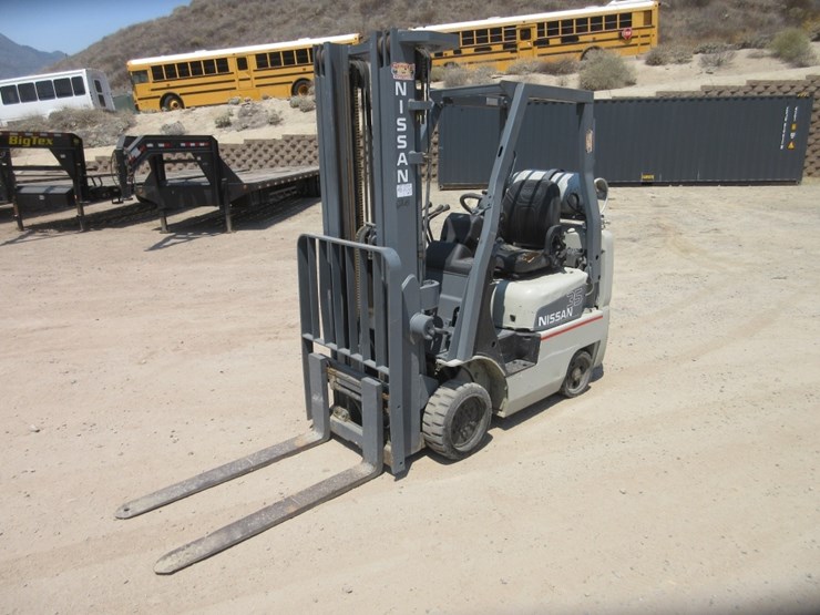 nissan-35-warehouse-forklift,-image-1