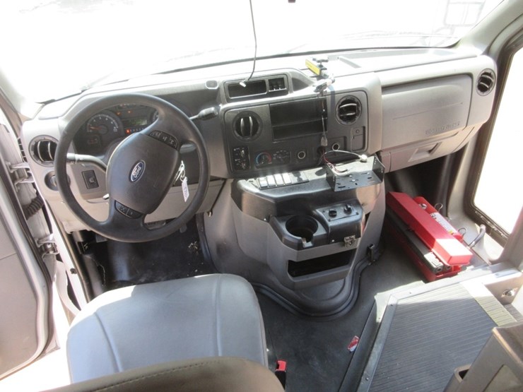 2011-ford-e450-sd-image-9