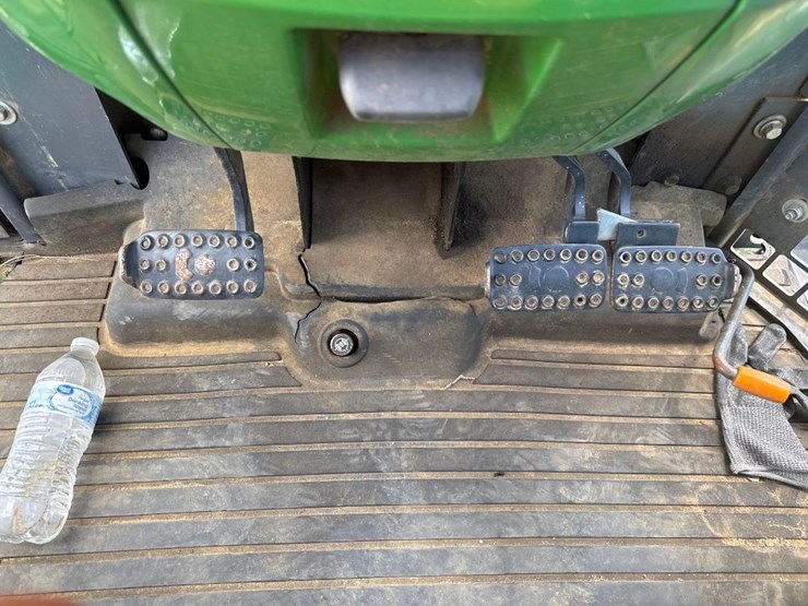 2015-john-deere-5100m-image-22