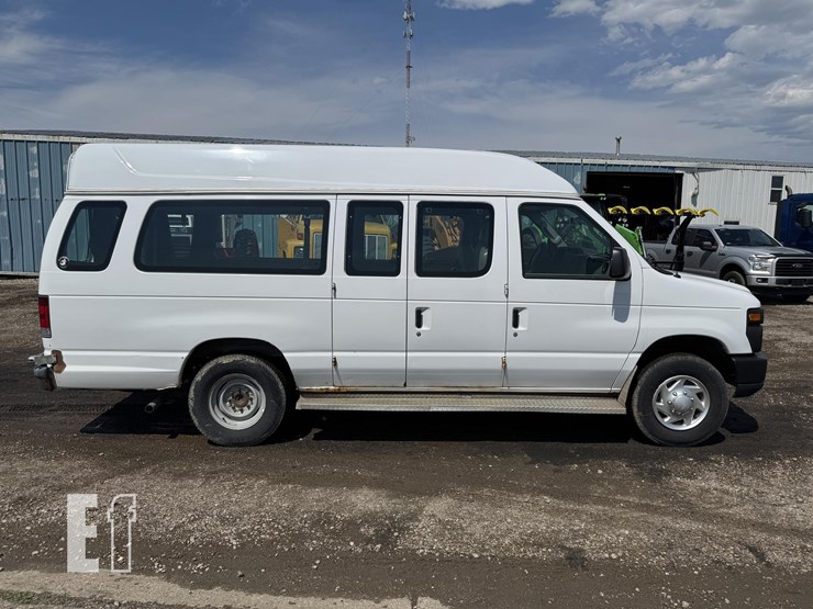 2012-ford-e250-image-3