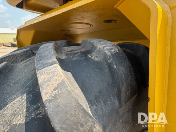 2006-john-deere-8-image-45