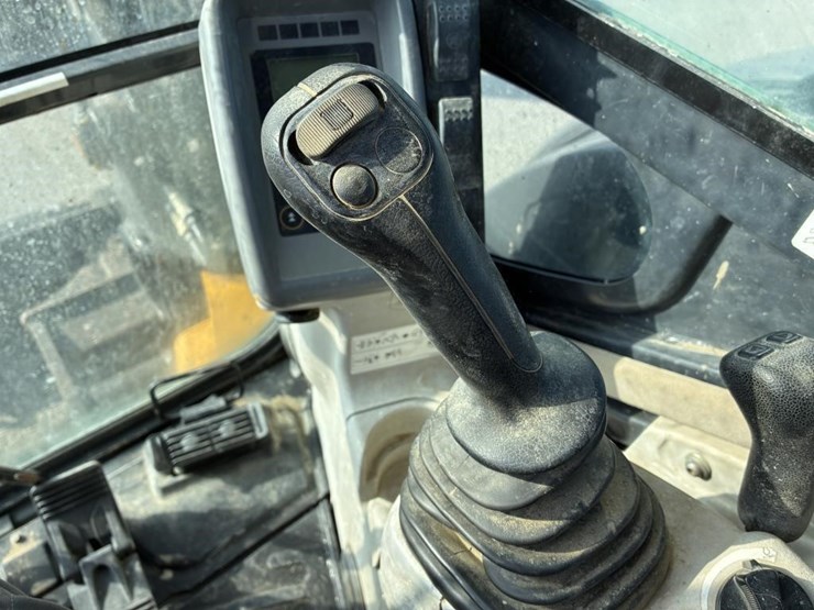 2014-deere-50g-image-21