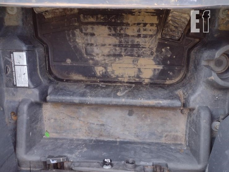 2022-deere-333g-image-12