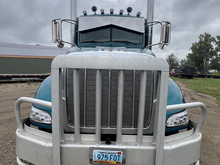 2013-peterbilt-386-image-2