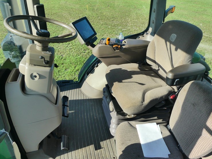 2020-john-deere-7210r-image-13