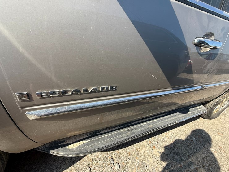 2007-cadillac-escalade-image-35