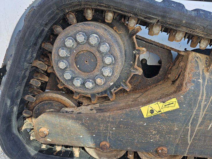 2015-bobcat-t590-image-21